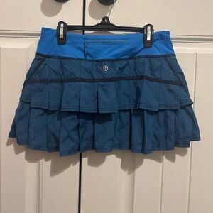 Lululemon blue & black pattern pace rival skirt sz 4